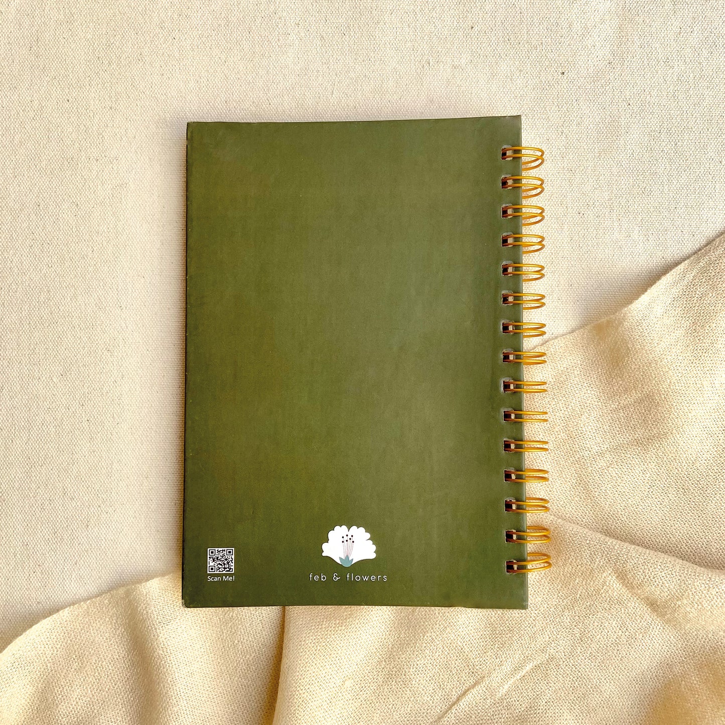 White Blooms on Beige | Wiro Notebook